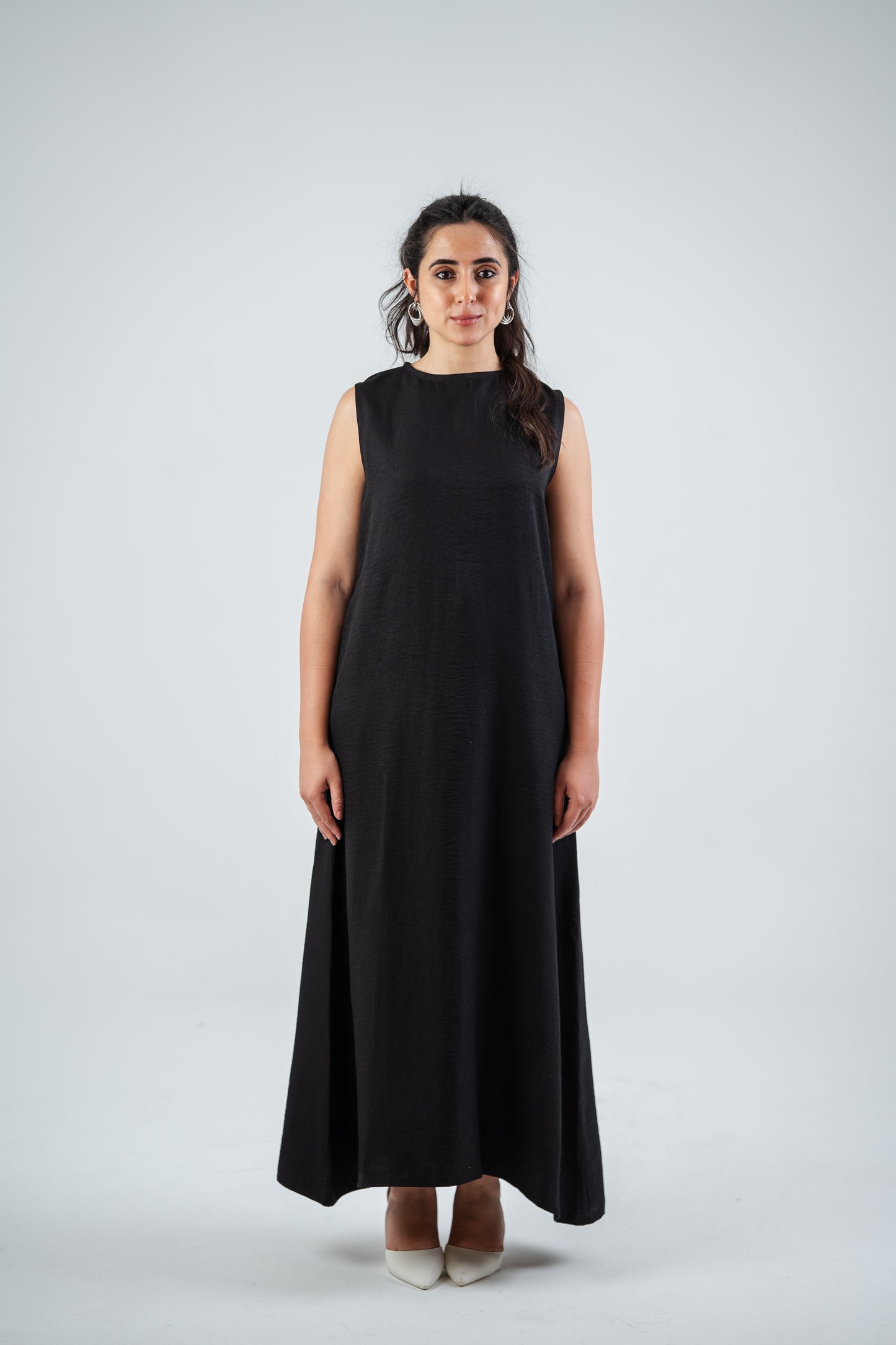 THE BASIC LINEN DRESS