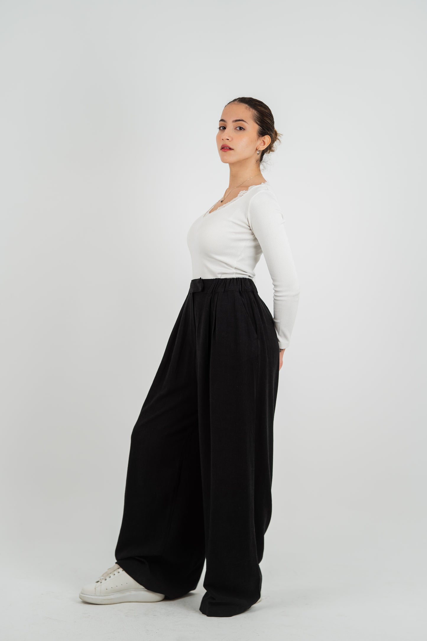 THE LINEN PANTS