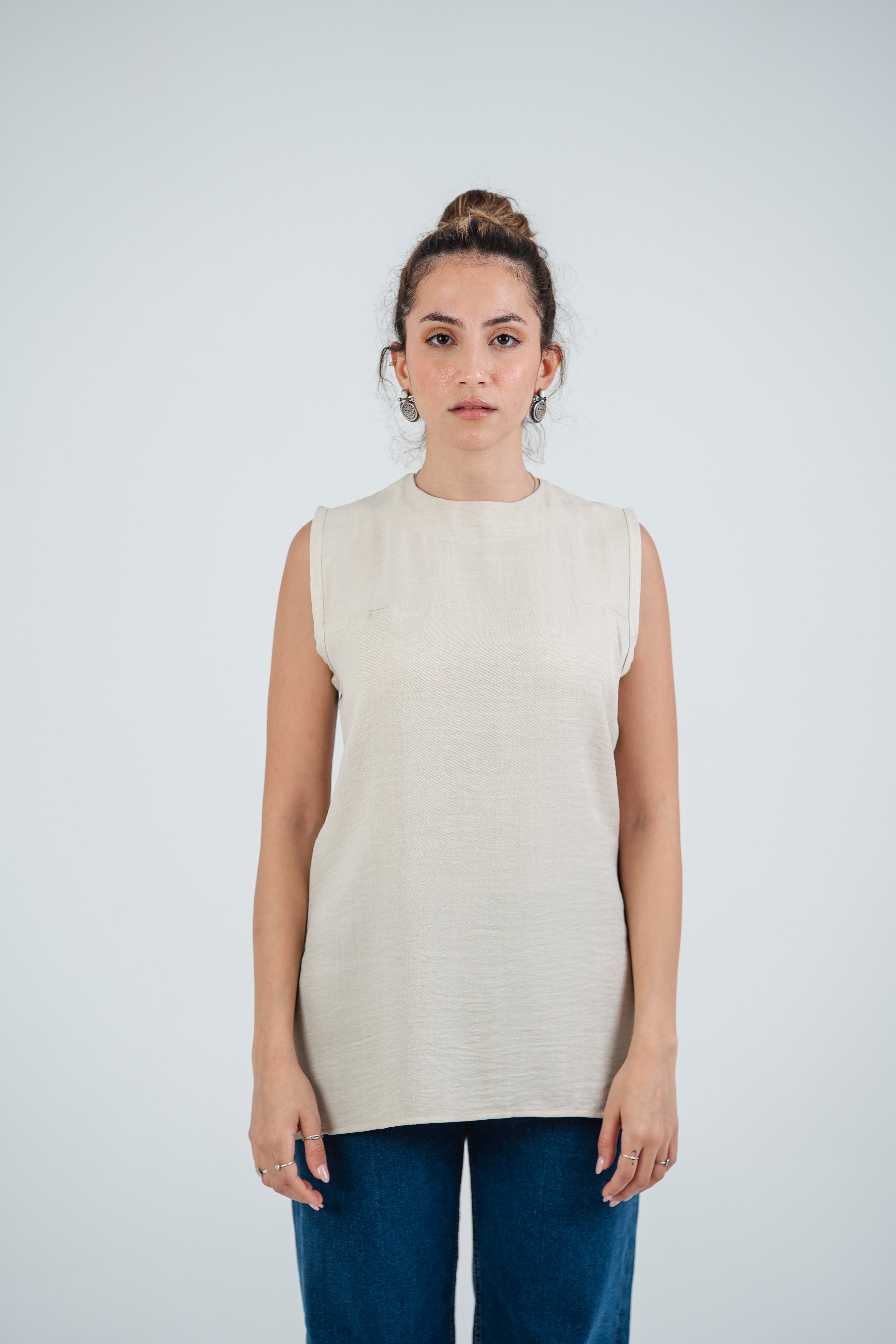 THE BASIC LINEN TOP