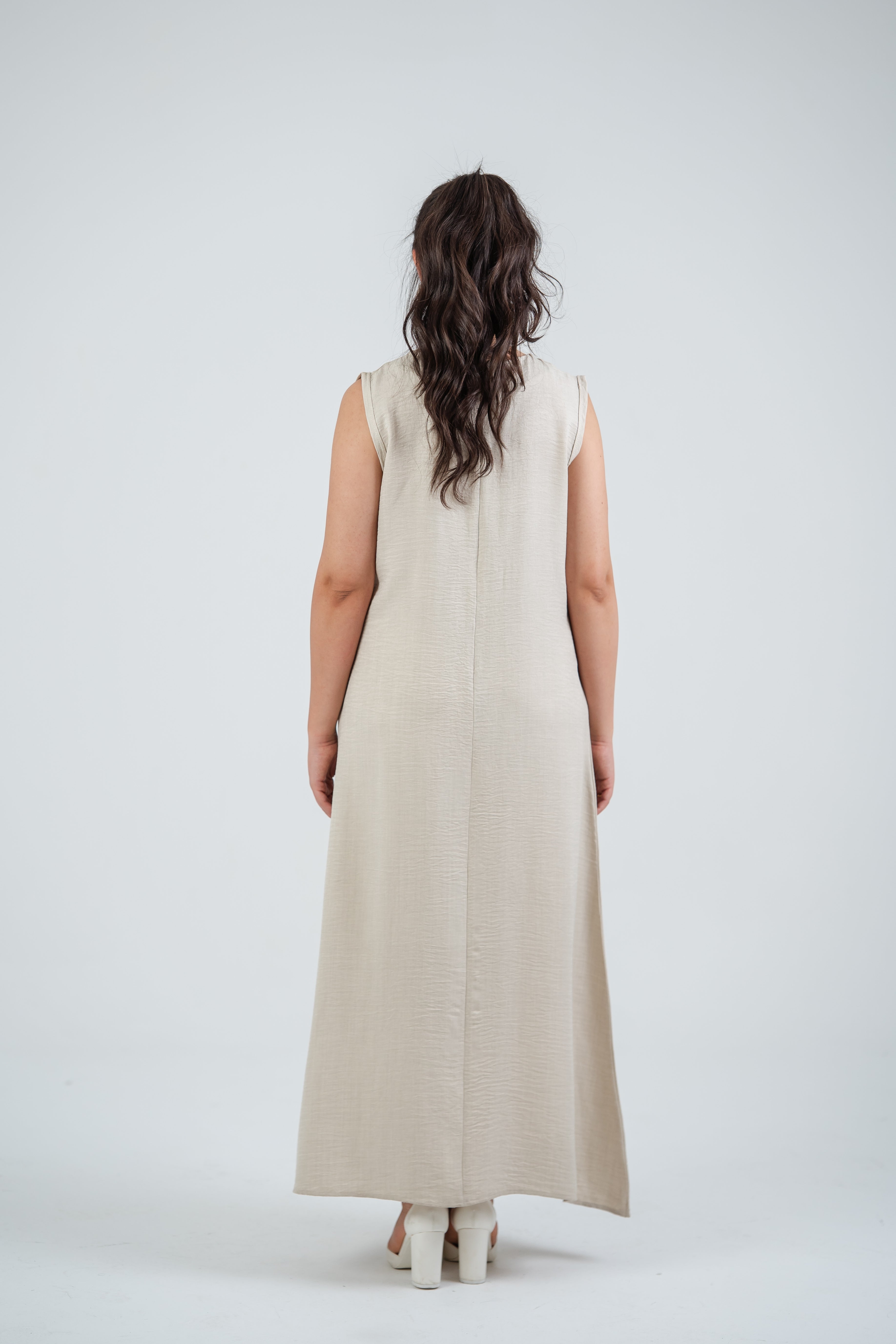 THE BASIC LINEN DRESS