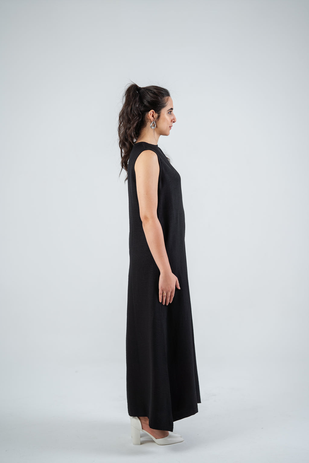 THE BASIC LINEN DRESS