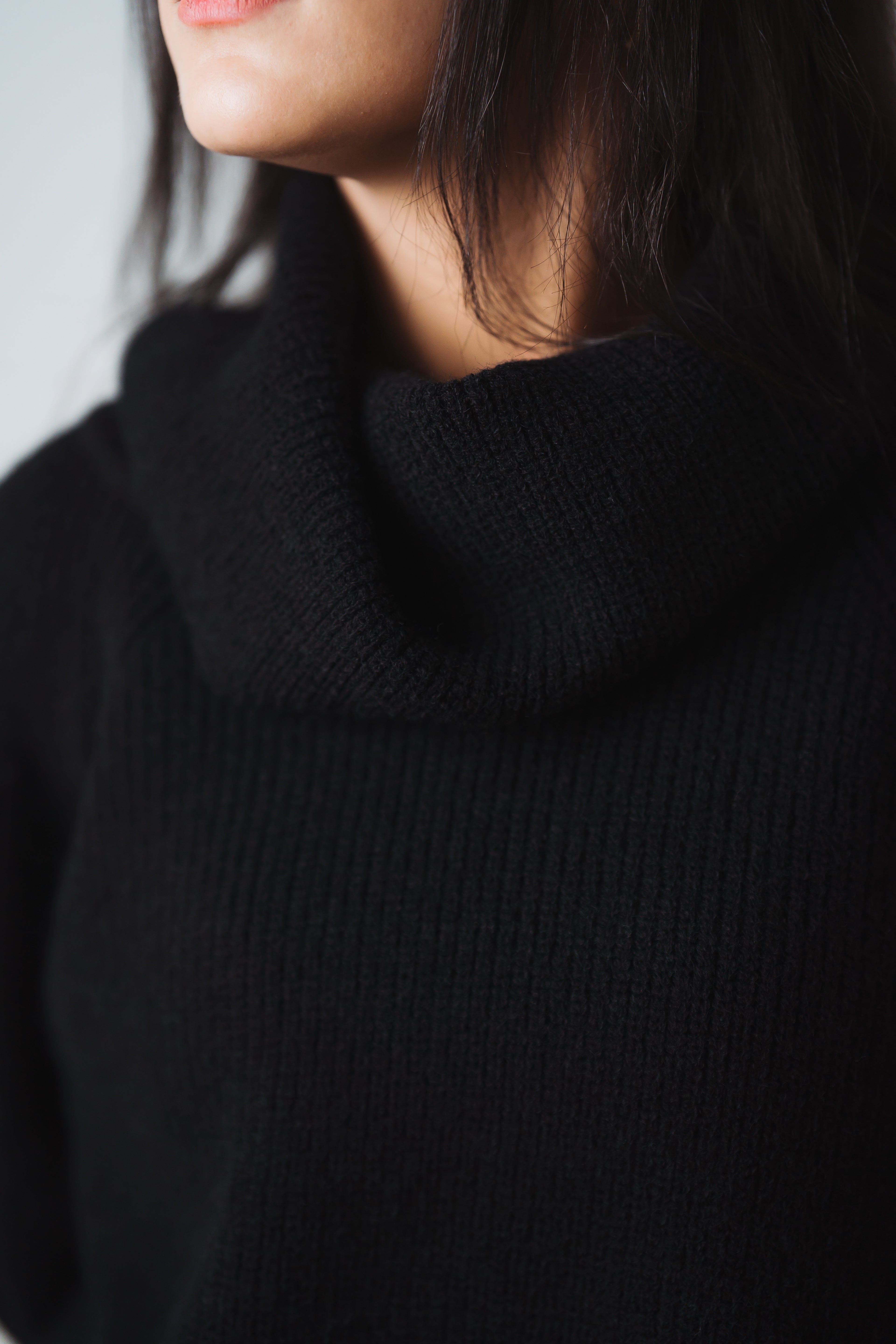 Serene Knit Pullover in Black