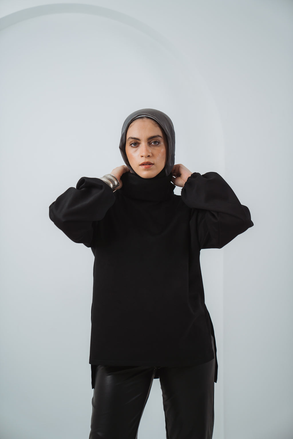 The High Neck in Black