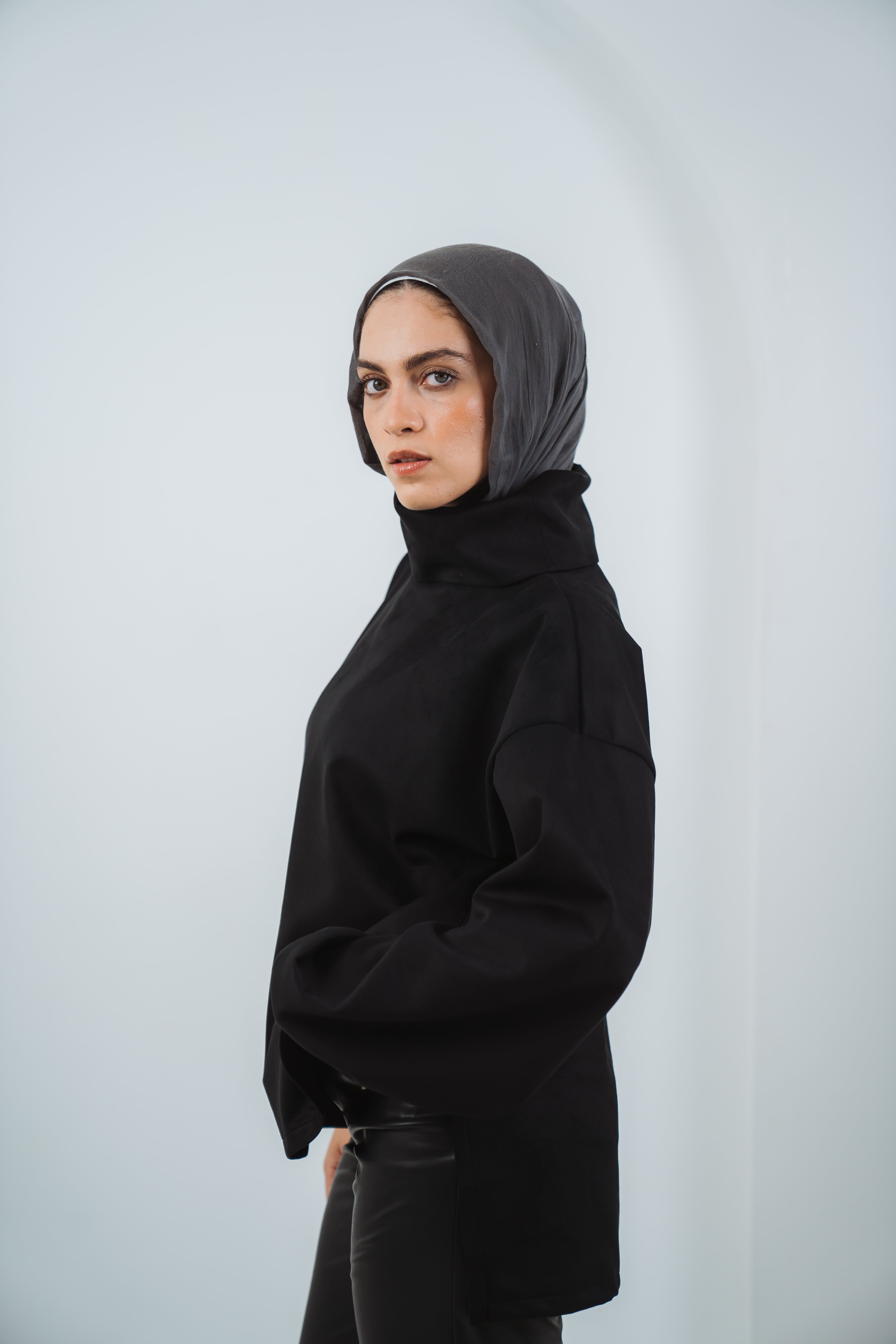 The High Neck in Black