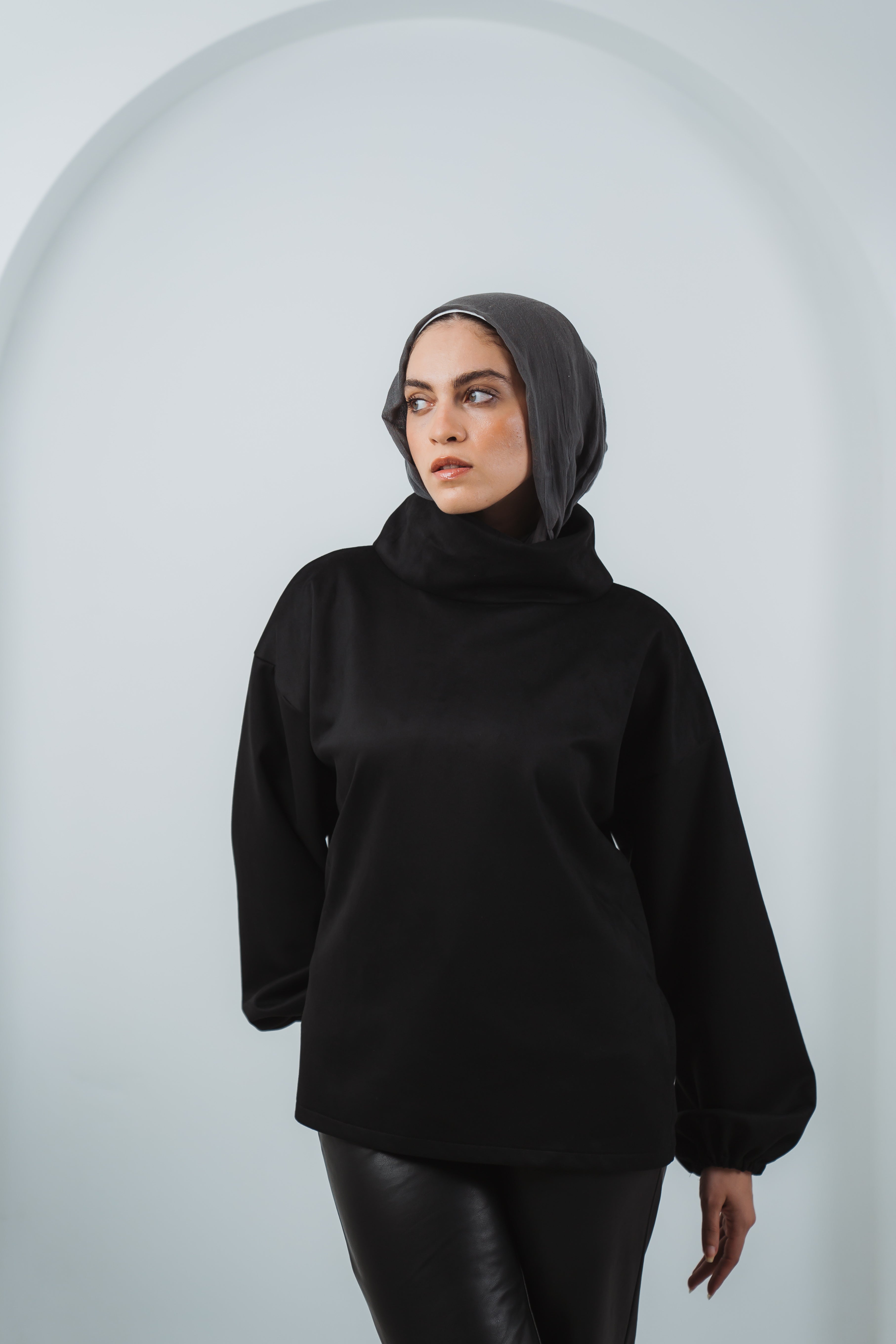 The High Neck in Black