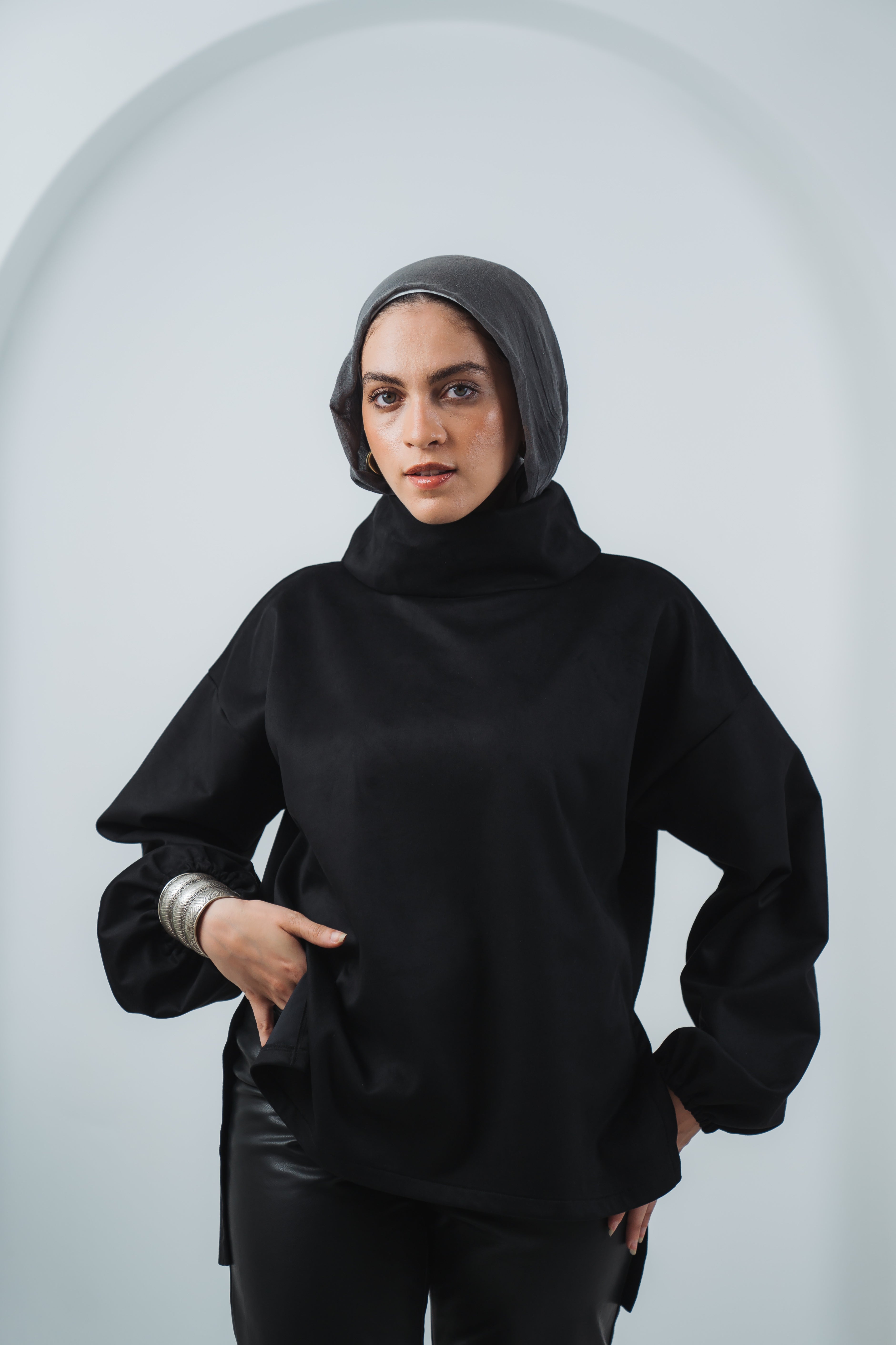 The High Neck in Black