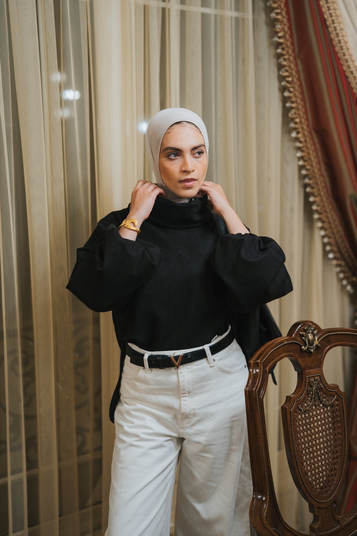 The Elevated High Neck - Black