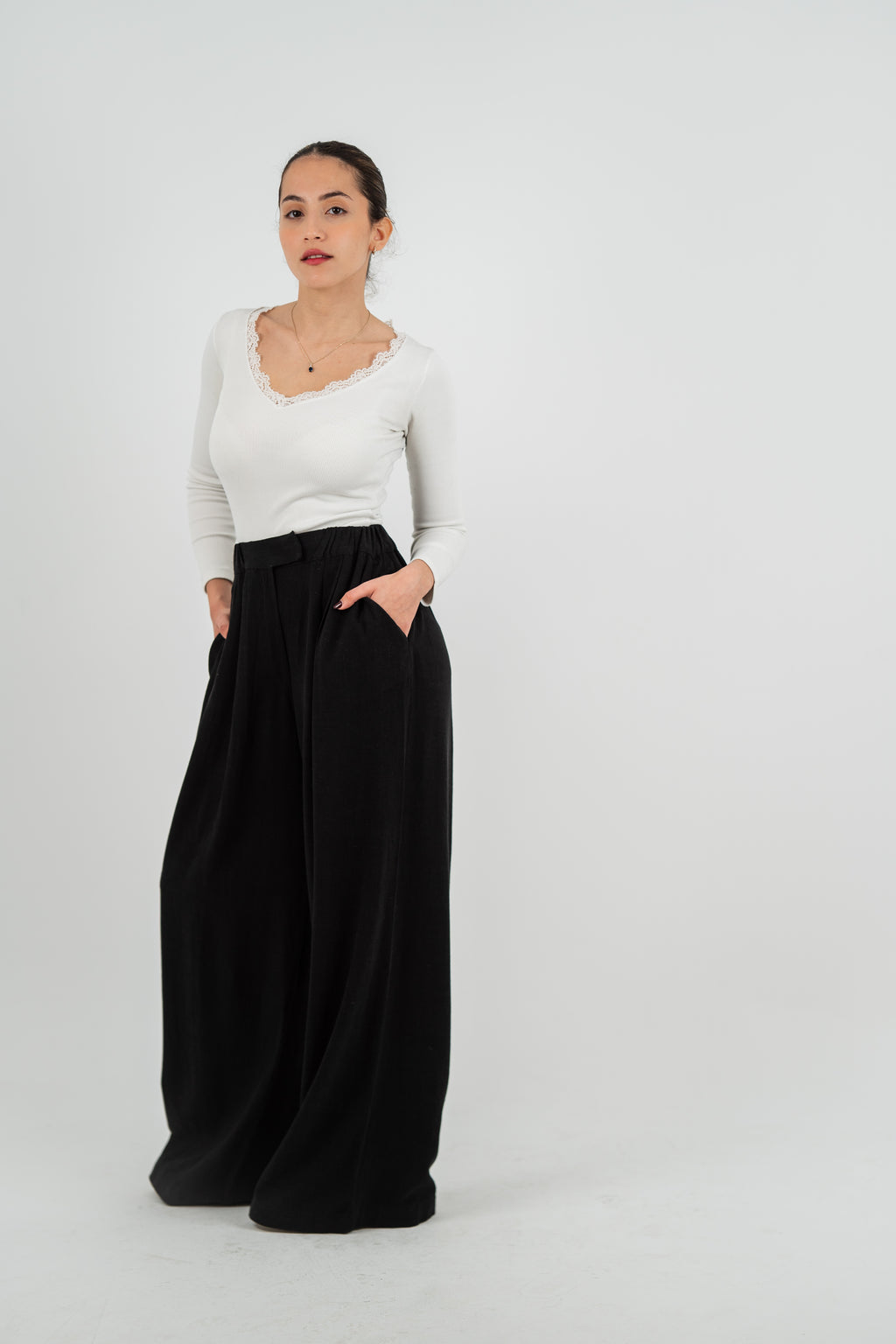 THE LINEN PANTS