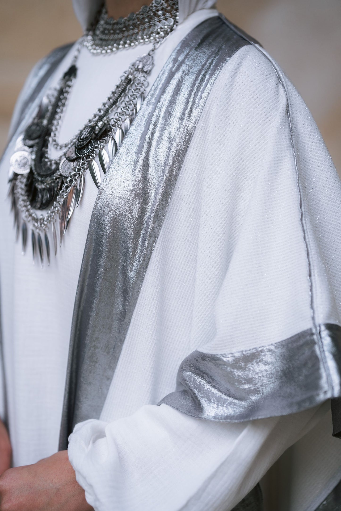 THE METALO IN WHITE